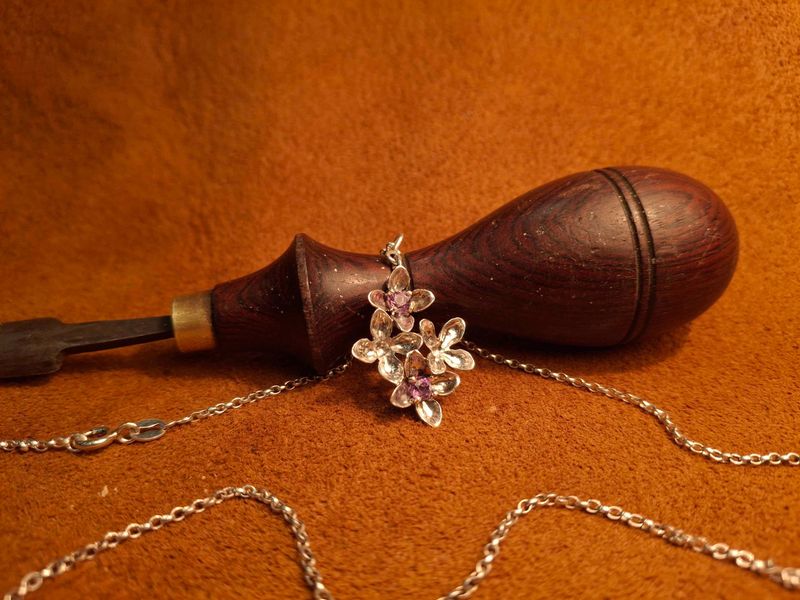 Silver Lilac necklace, set with two lilac amathysts