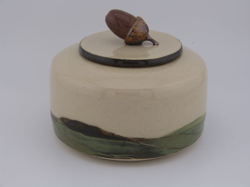 Slipware Acorn Pot