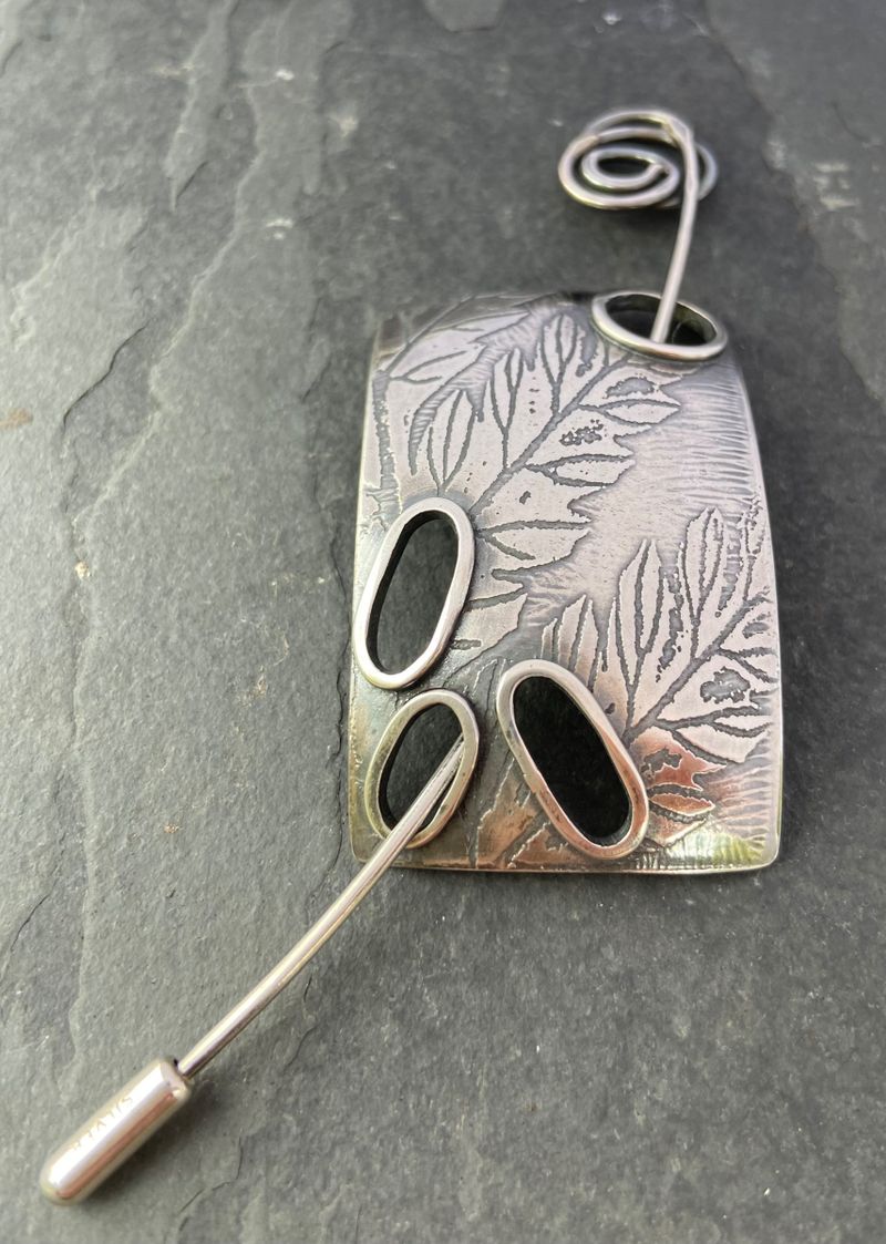 Pin Brooch Lg leaf Fern