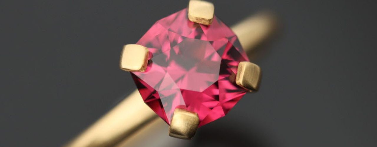 Umba Garnet & 22ct ring