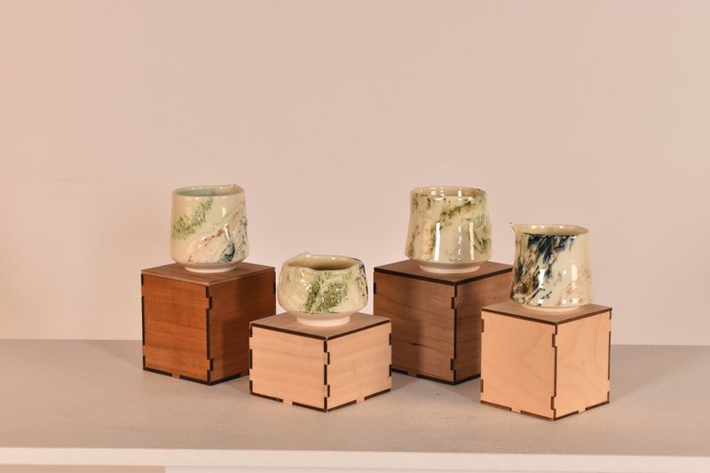 Porcelain tea bowls with boxes