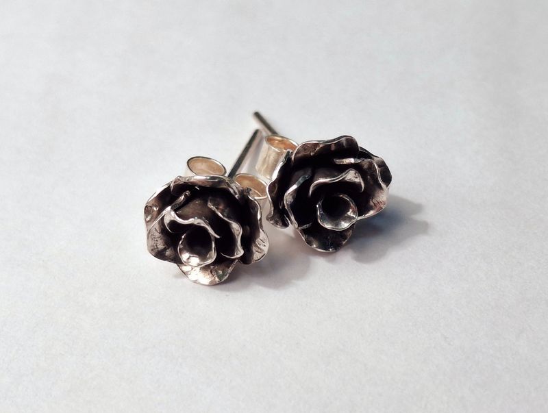 Dark Silver Rose studs