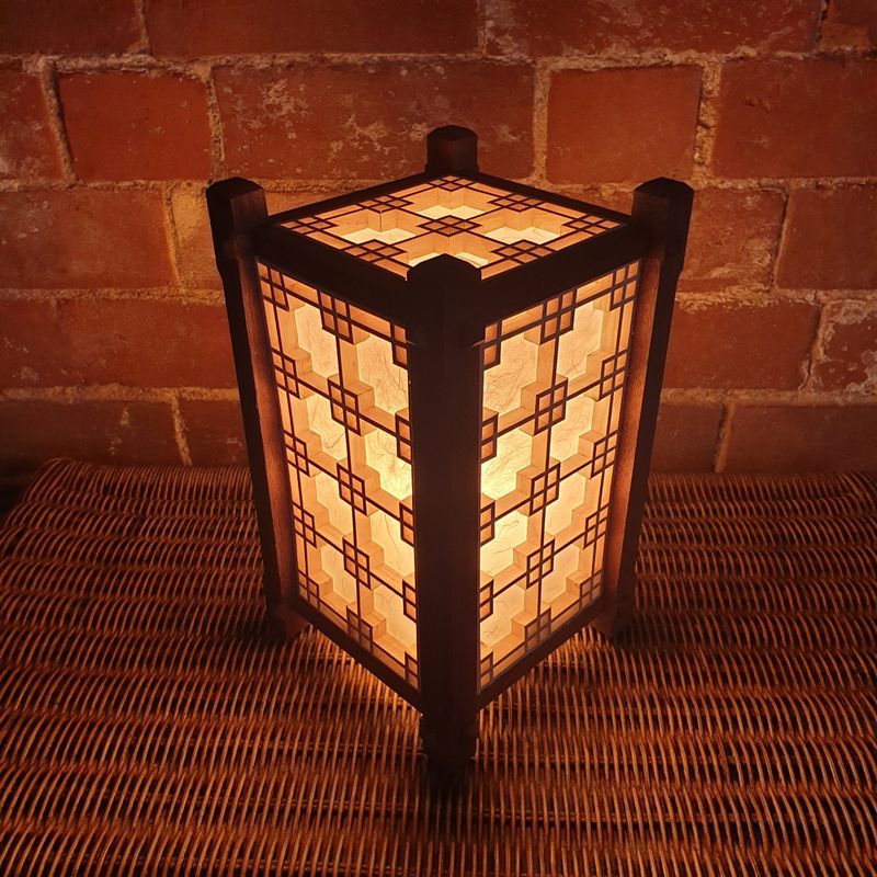 Futae Kaku Tsunagi Lantern
