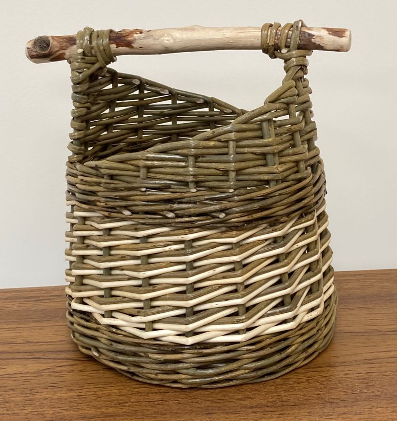 Small asymmetric basket