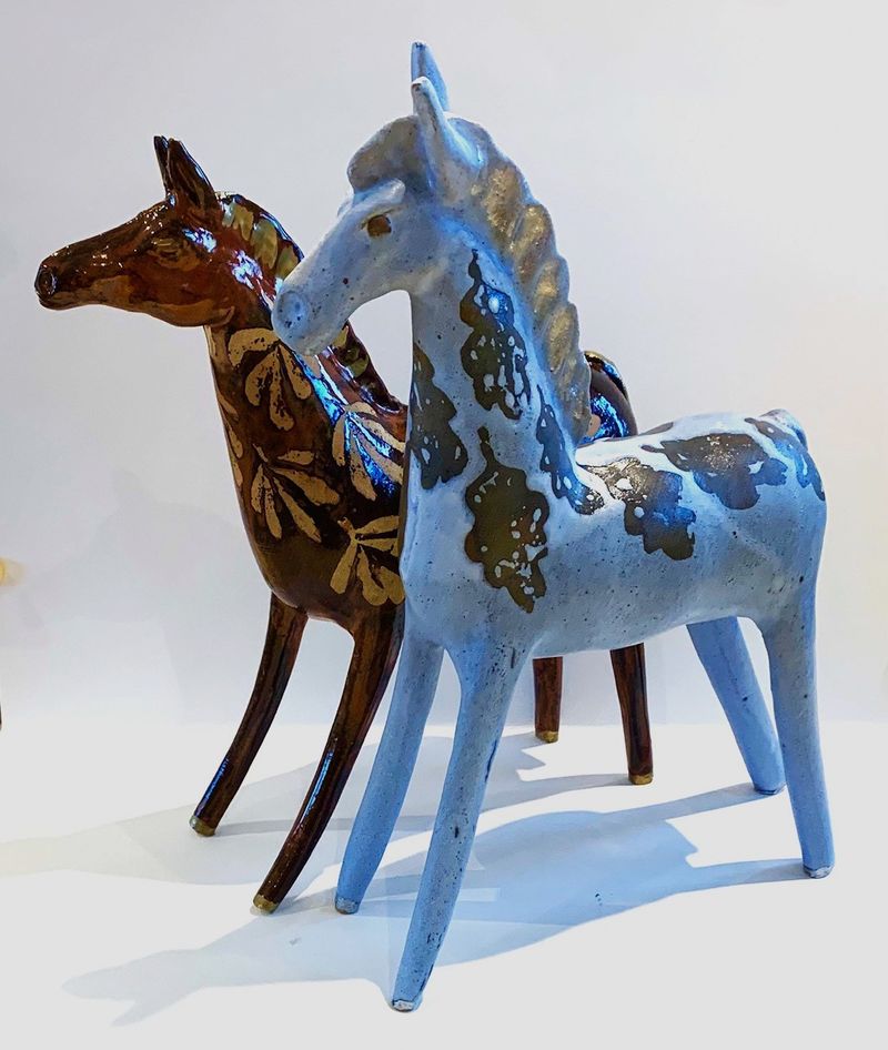 2 ceramic horses