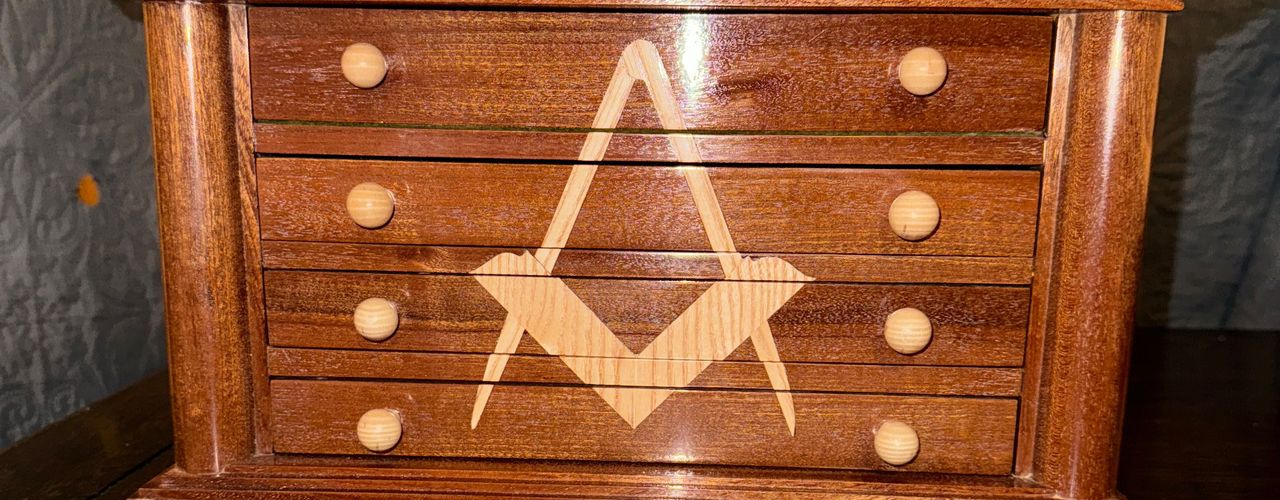Masonic tool chest
