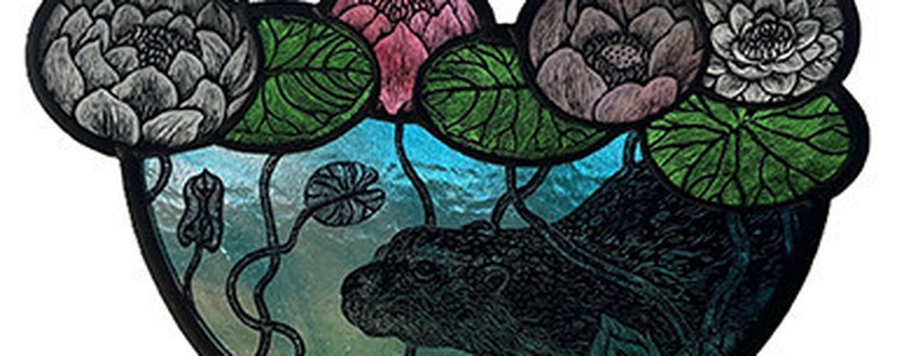 Stained Glass  otter      Bird Bath