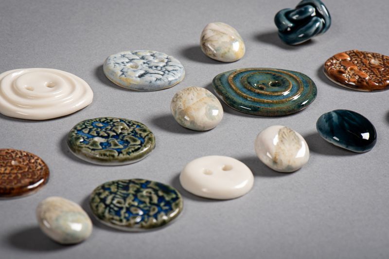 Porcelain buttons