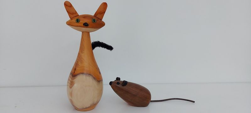 Yew Cat & Walnut Mouse