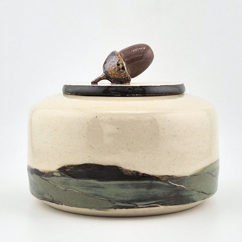 Slipware Acorn Lidded Pot