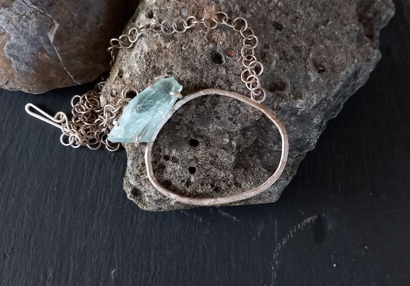 Aquamarine oval & chain