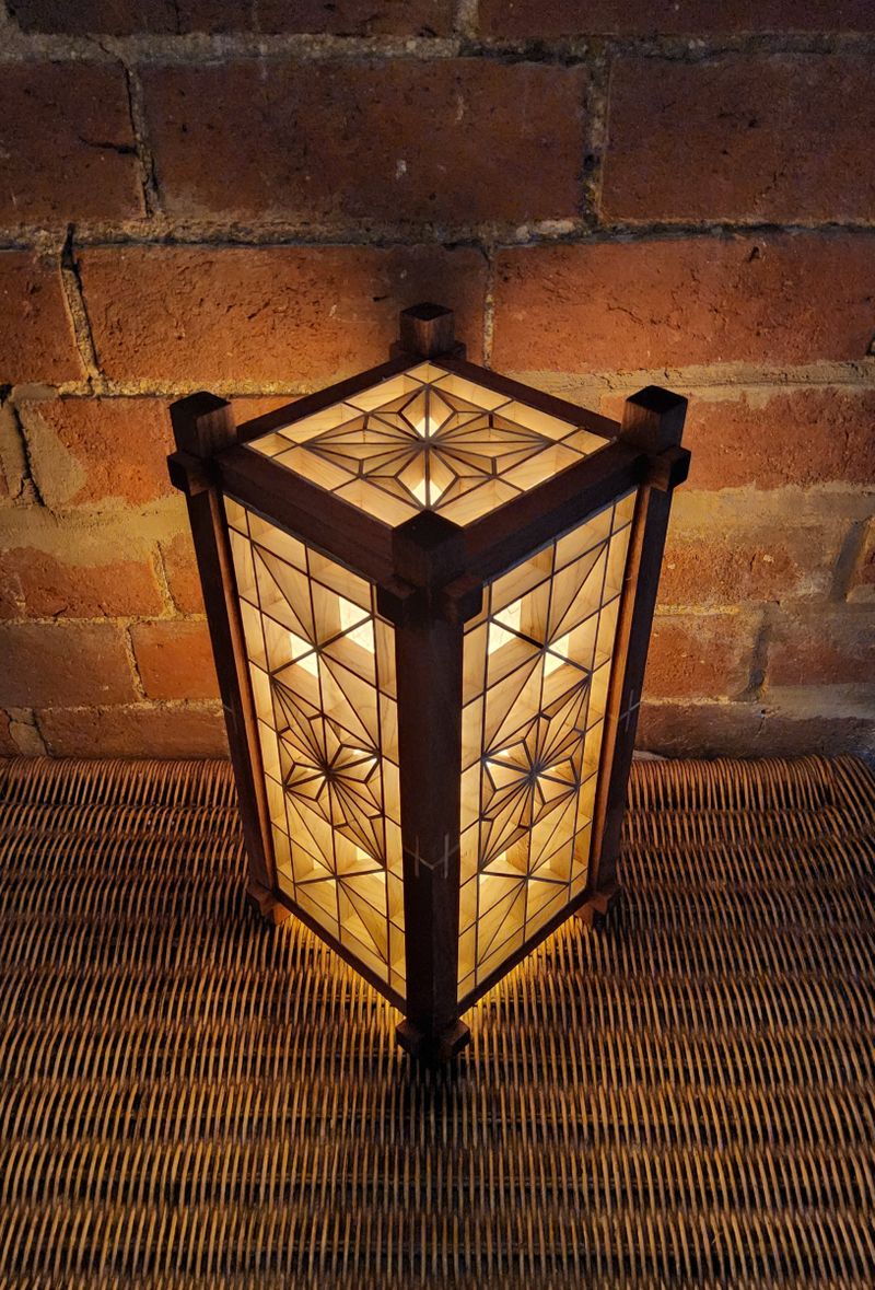 Asanoha Ashikatame Lantern