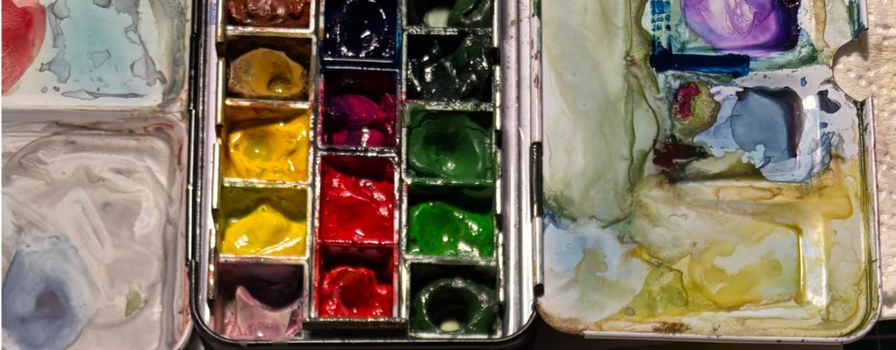 Mouse, relaxing in Autumn.